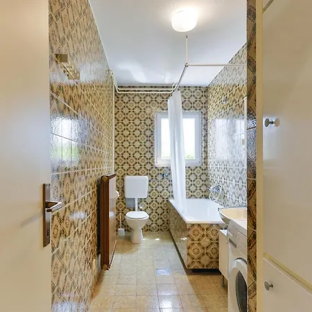 Laurel Apartament *